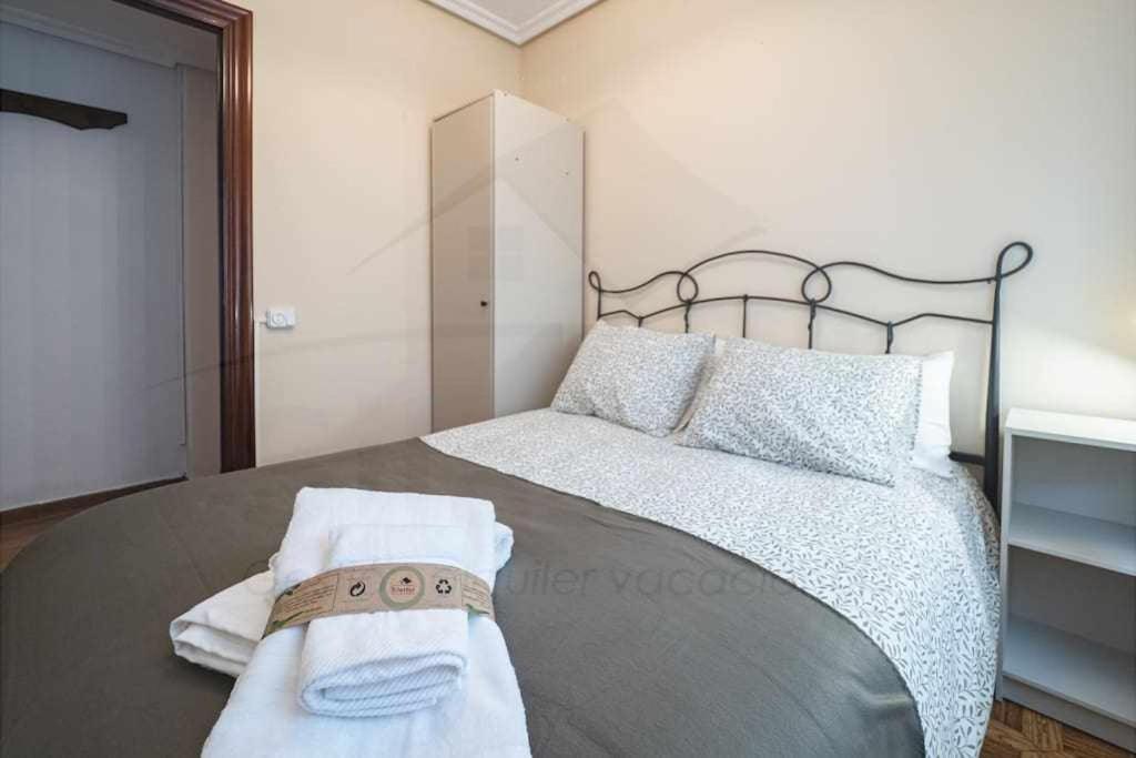 Apartament El Llar Del Gueelu Gijón Zewnętrze zdjęcie