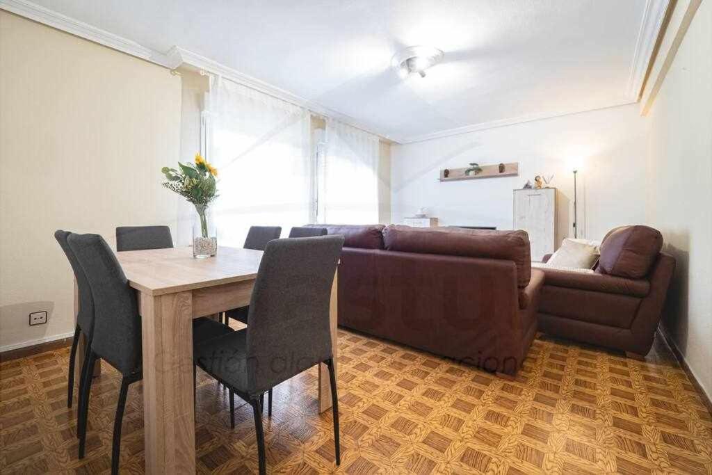 Apartament El Llar Del Gueelu Gijón Zewnętrze zdjęcie