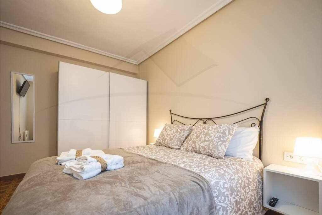 Apartament El Llar Del Gueelu Gijón Zewnętrze zdjęcie